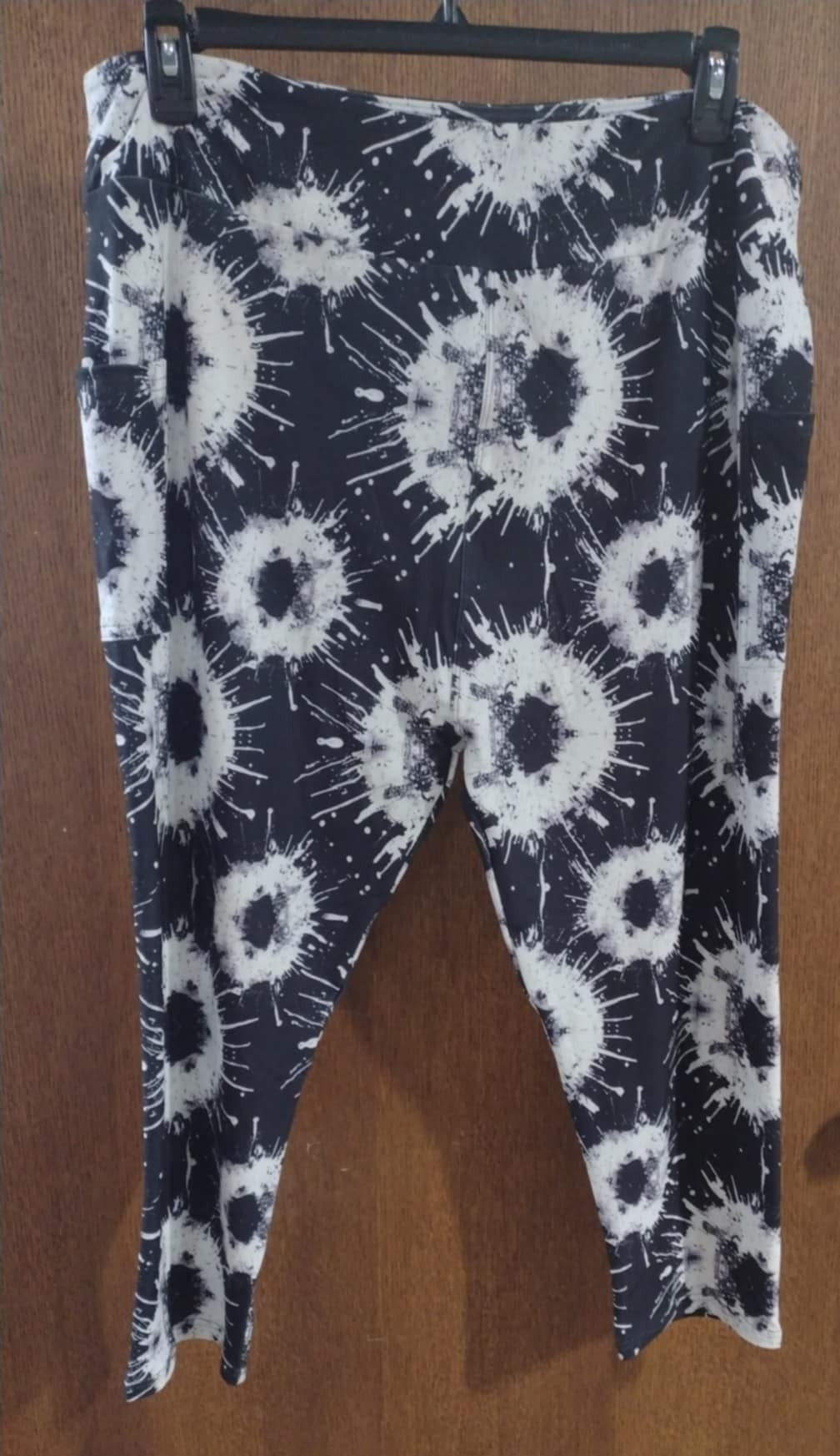 Black Tie Dye Capri Capris w Pockets