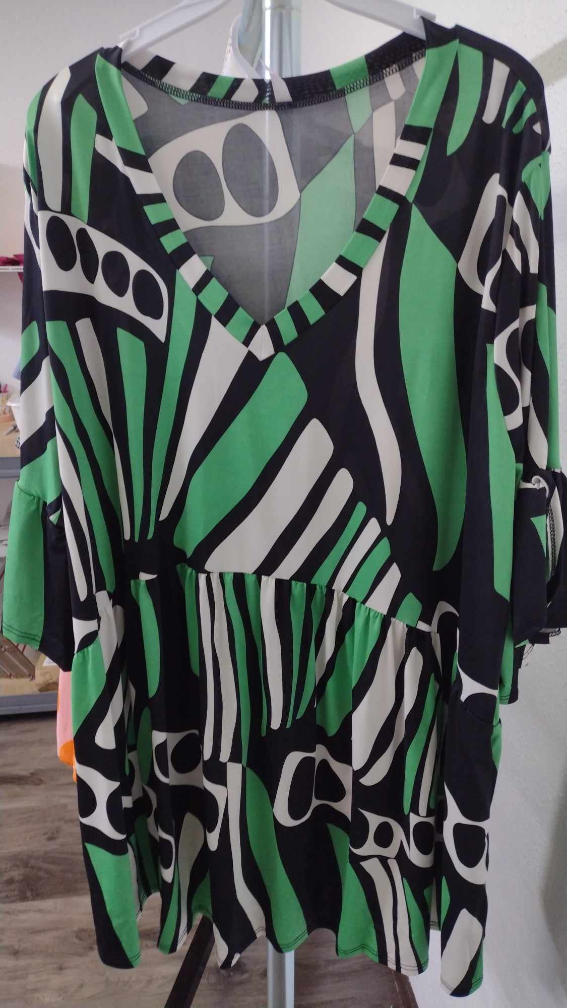 Stunning Black & Green Design Shirt Top