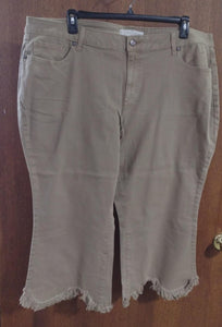 Adorable Denim Fray Bottom Capri Capris