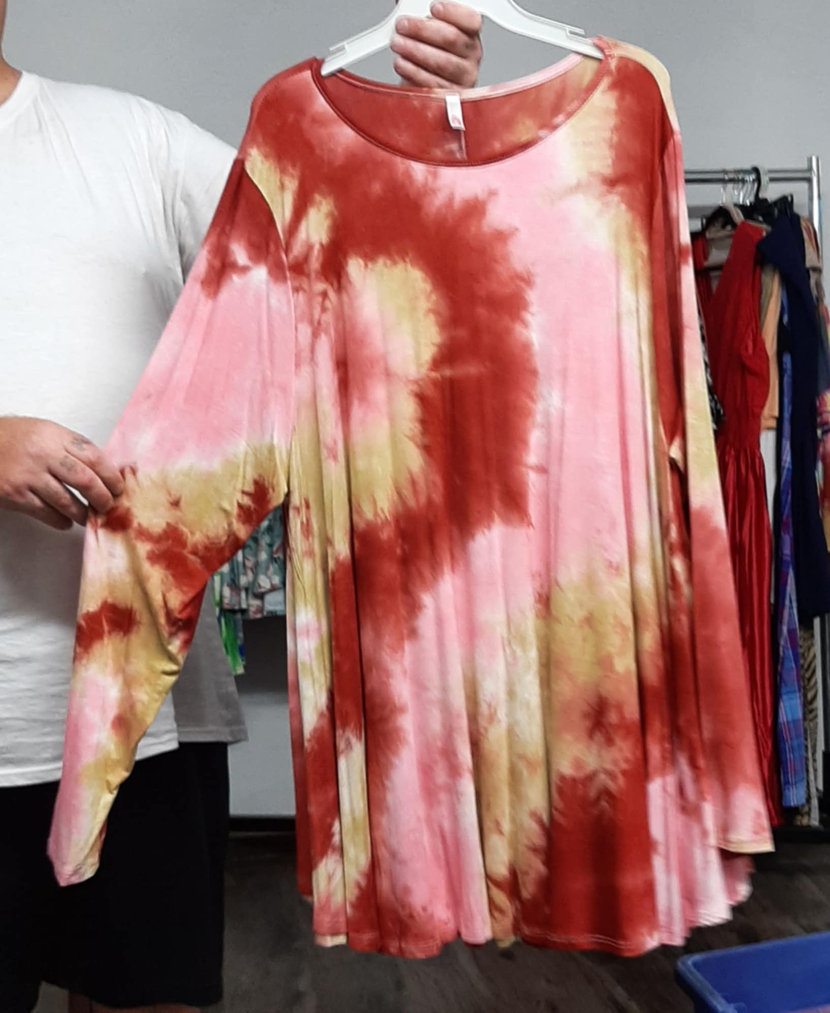 Red Pink Tie Dye Shirt Top w Long Sleeves