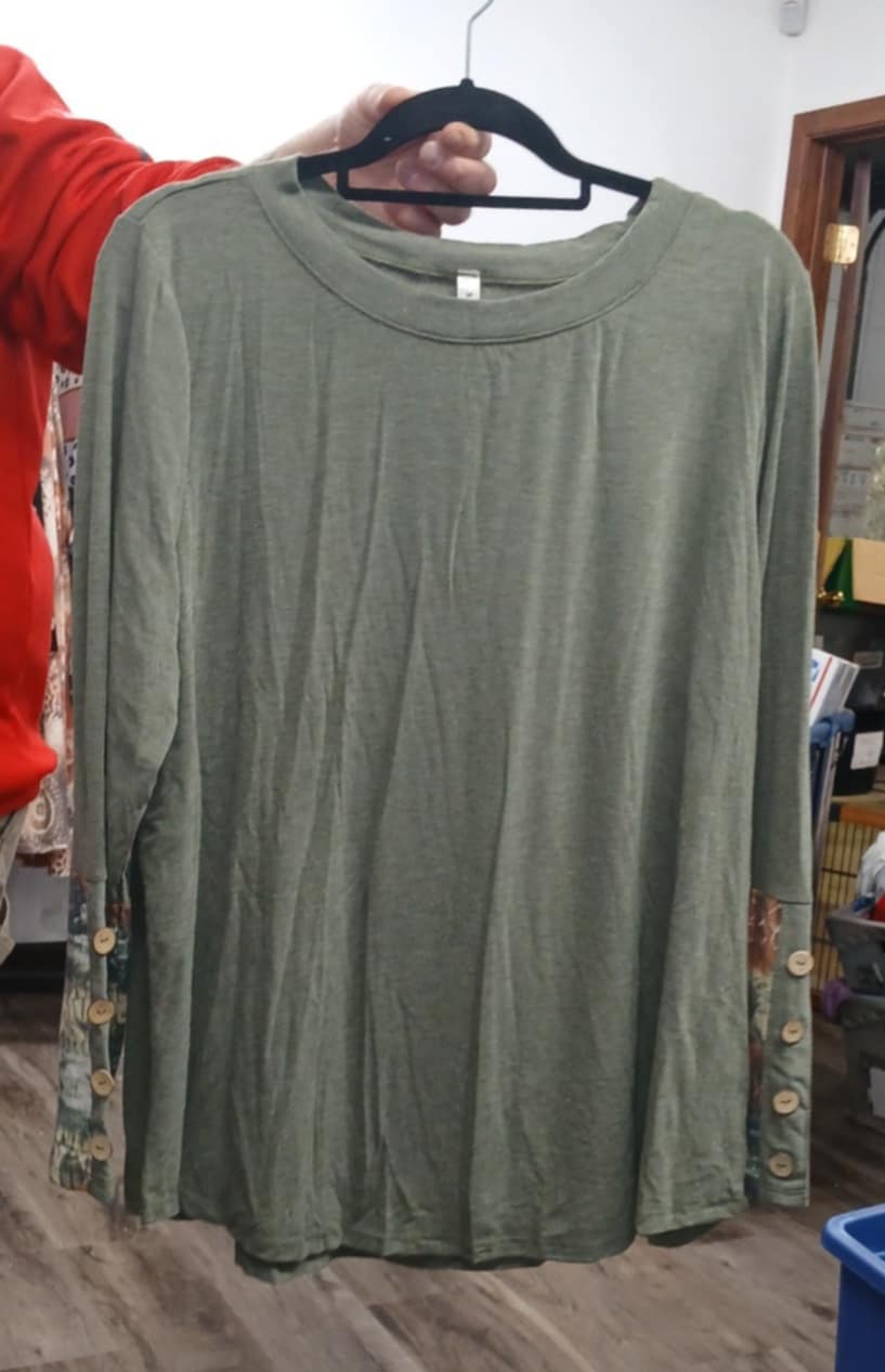 Green Shirt Top w Button Sleeves