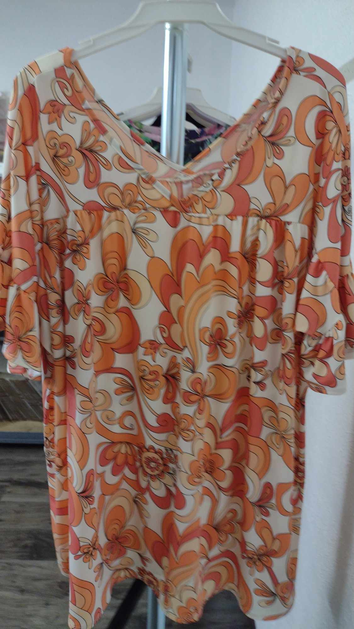 Orange Retro Shirt Top w V Neck and Back