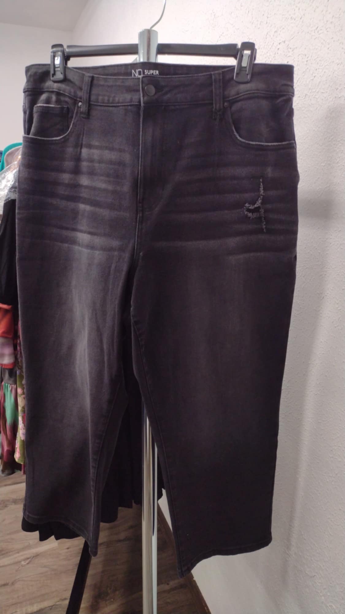 Black Boyfriend Crop Jean Jeans