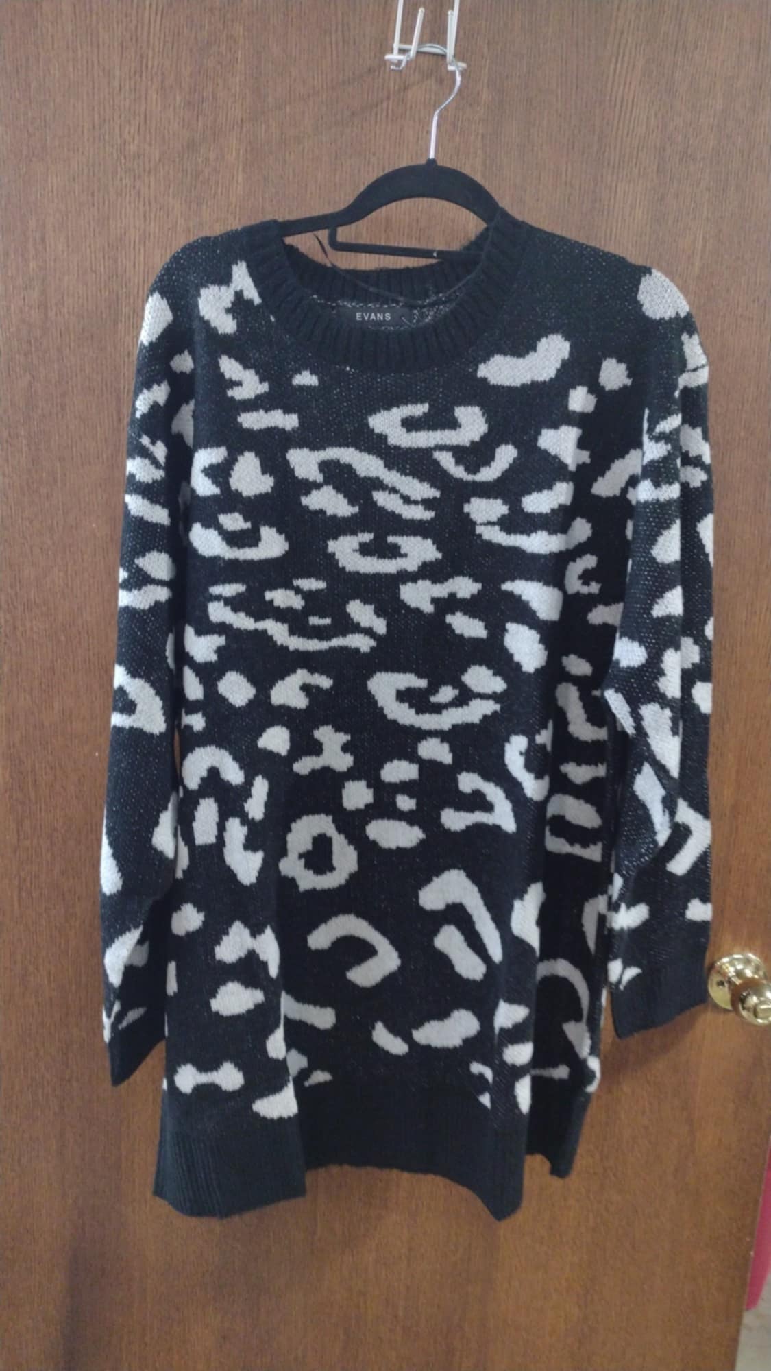 Black & White Leopard Sweater Shirt Top