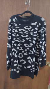 Black & White Leopard Sweater Shirt Top