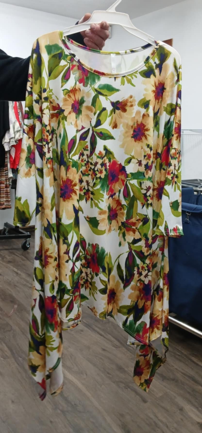 Gorgeous Floral Sharkbite Shirt Top