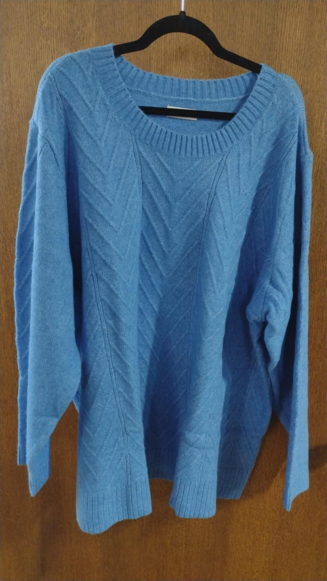 Beautiful Blue Sweater w Design