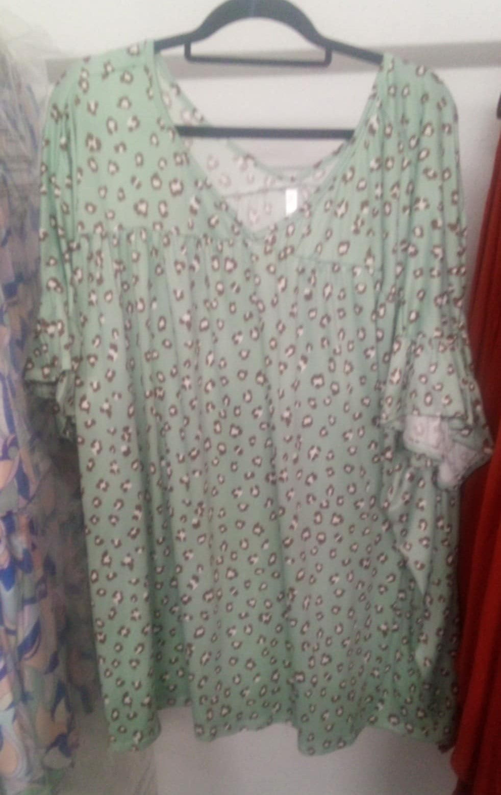 Mint Leopard Chip V Neck Shirt Top