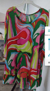 Pink Green Swirl Shirt Top w Ruffle Hem