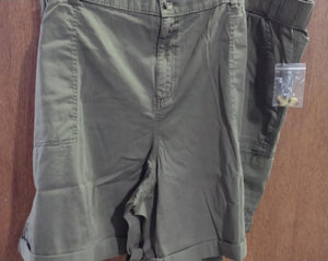Green Cargo Pocket Short Shorts