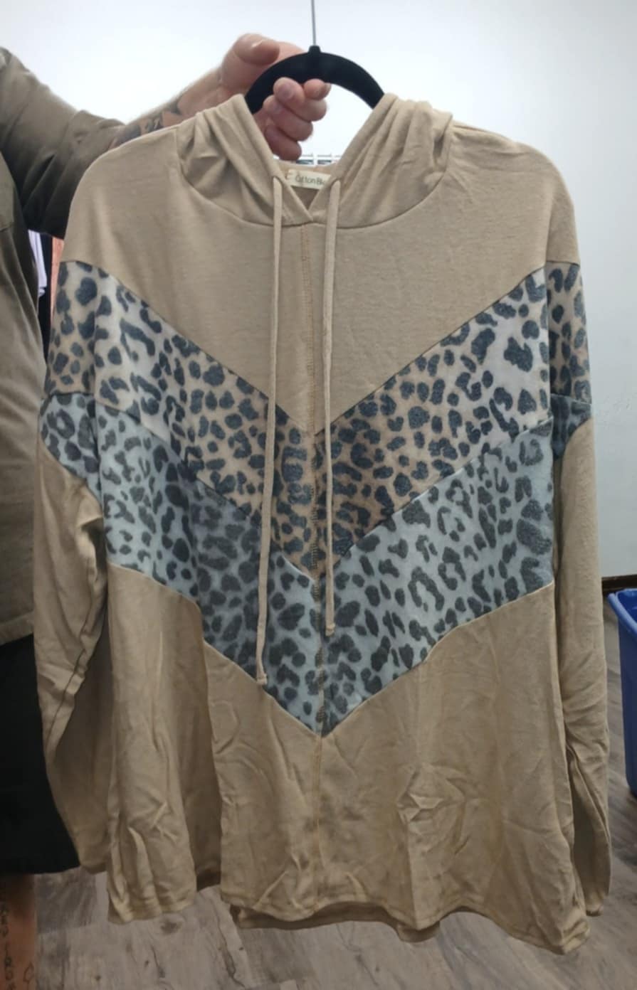 Brown Leopard Chevron Hoodie w Drawstrings