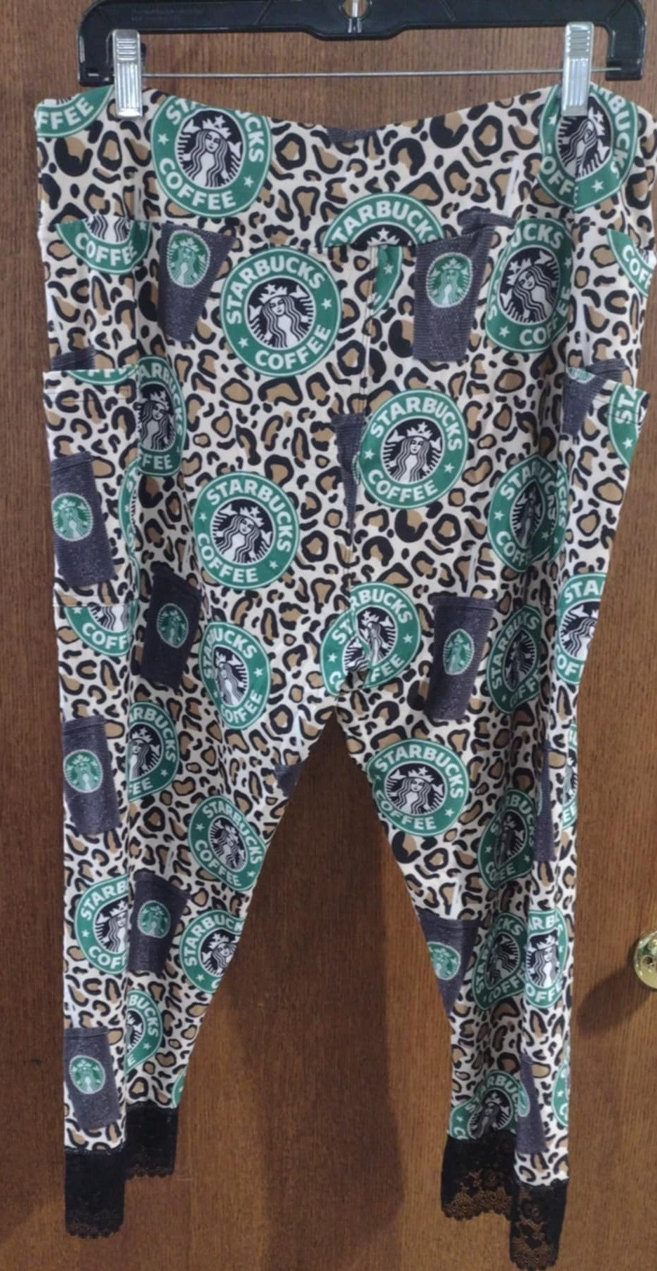 Starbucks Capri Capris w Pockets & Black Lace