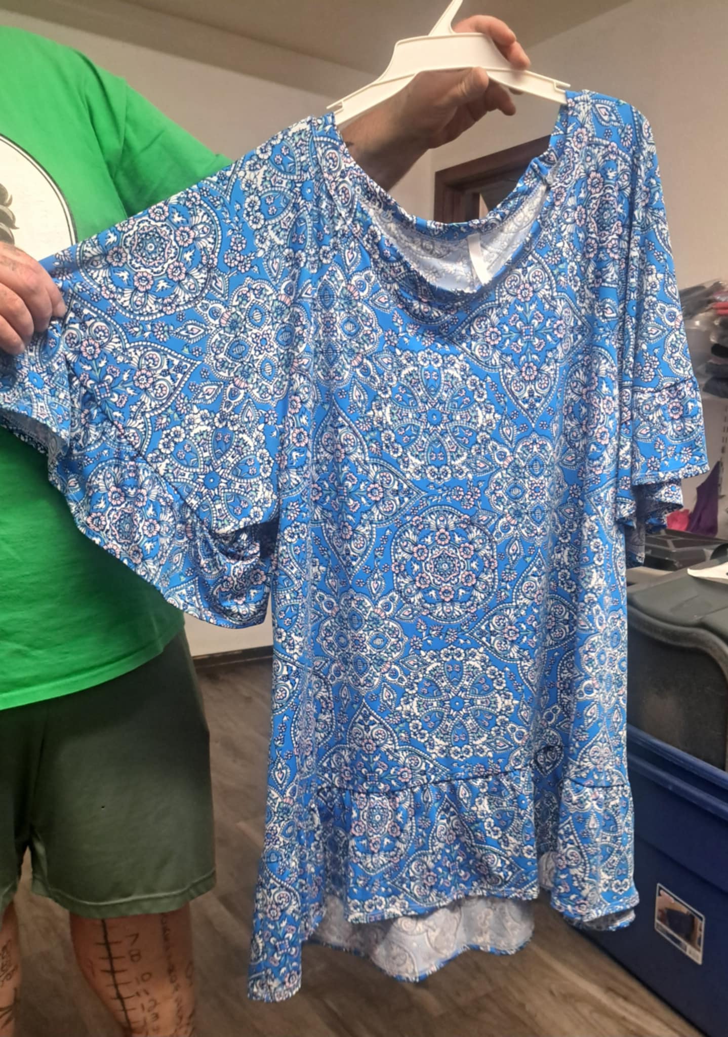 Blue White Pink Medallion Short Top Wide Sleeves