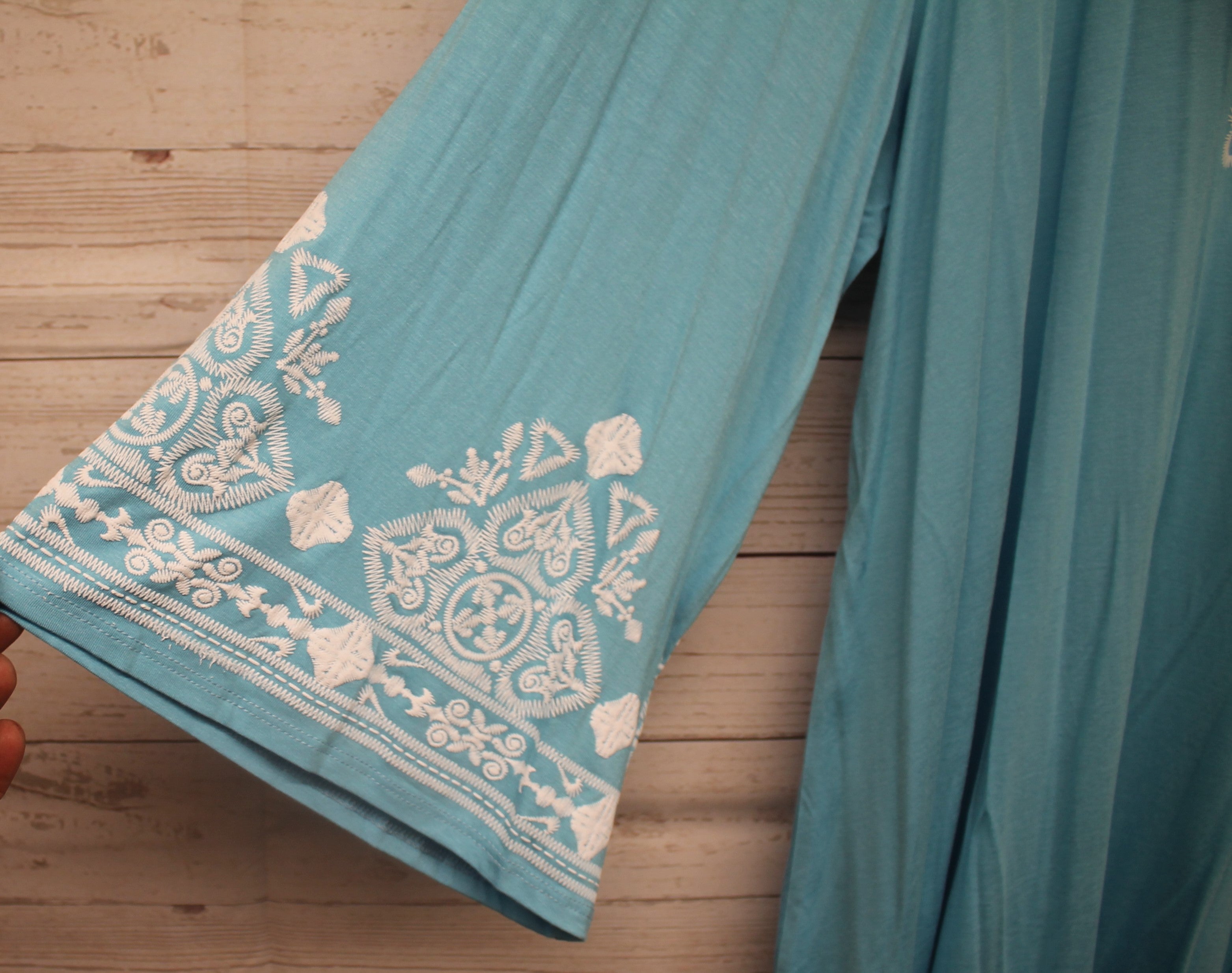 Blue w White Accent Gorgeous Top